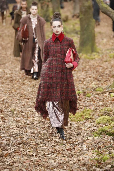 Paris France March Model Walks Runway Chanel Show Part Paris — Stock Photo, Image