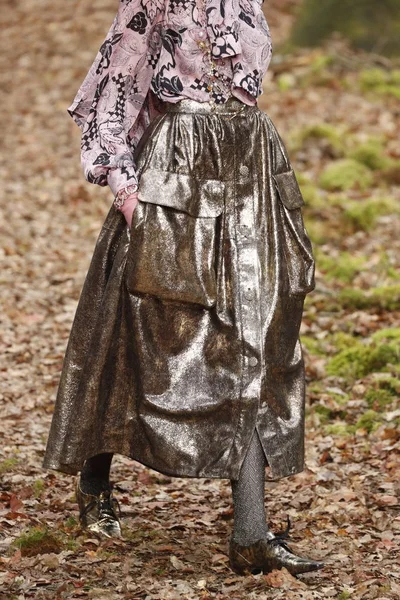 Paris França Março Modelo Caminha Pista Durante Desfile Chanel Como — Fotografia de Stock