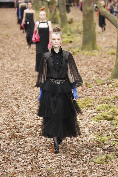 Paris France March Model Walks Runway Chanel Show Part Paris — Stock Photo, Image