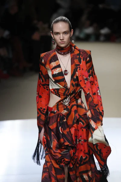 Paris Frankrike Mars Modell Går Banan Alexander Mcqueen Show Som — Stockfoto