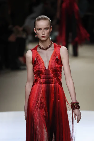 Paris France March Model Walks Runway Alexander Mcqueen Show Part — Stock Photo, Image