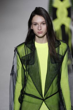 Paris, Fransa - Mart 02: Manken pist Balmain gösterisi sırasında Paris moda hafta kadın giyim Sonbahar/Kış 2018/2019 bir parçası olarak 2 Mart 2018 Paris, Fransa'da yürür.