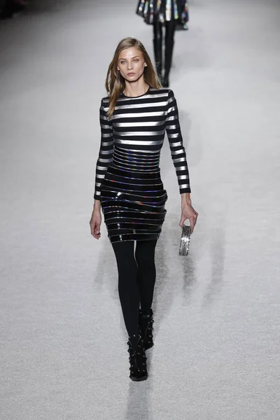 Paris France March Model Walks Runway Balmain Show Part Paris — Stock Photo, Image