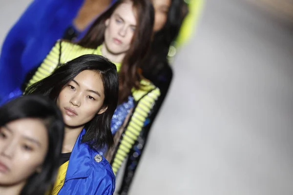 Paris France March Models Walk Runway Finale Balmain Show Part — Stock Photo, Image