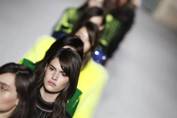 Paris Frankreich März Models Laufen Während Der Balmain Show Rahmen — Stockfoto