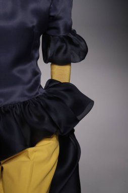 Paris, Fransa - 28 Şubat: Bir modeli pist Lanvin gösterisi sırasında bölümü, Paris moda hafta kadın giyim Sonbahar/Kış 2018/2019 olarak 28 Şubat 2018 Paris, Fransa'da yürür.