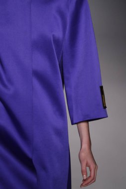 Paris, Fransa - 28 Şubat: Bir modeli pist Lanvin gösterisi sırasında bölümü, Paris moda hafta kadın giyim Sonbahar/Kış 2018/2019 olarak 28 Şubat 2018 Paris, Fransa'da yürür.