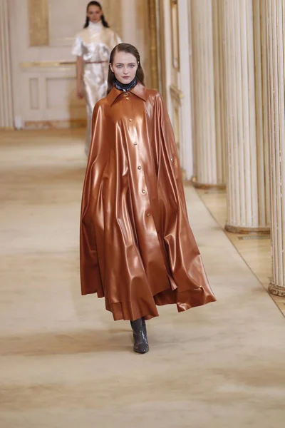 Paris France März Ein Model Läuft Während Der Nina Ricci — Stockfoto