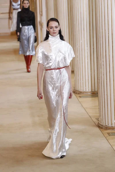 Paris França Março Modelo Caminha Passarela Durante Desfile Nina Ricci — Fotografia de Stock