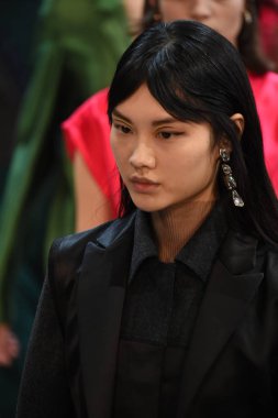 New York, Ny - Şubat 09: Modelleri yürüyüş Jason Wu sonbahar 2018 galeride giyen pist final ben New York'ta 9 Şubat 2018 bahar stüdyolarında. 