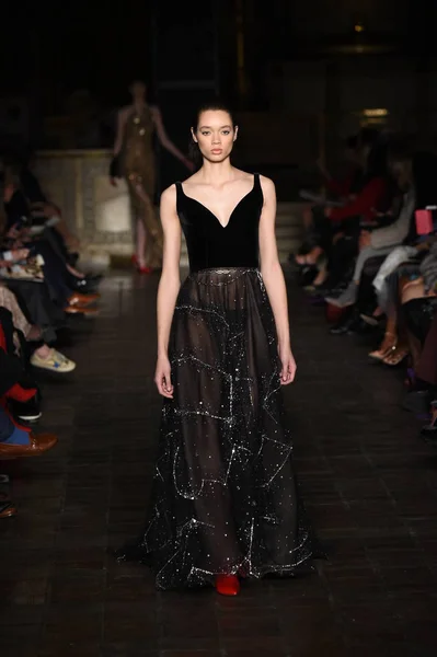 New York February Model Walks Runway Dennis Basso Show Part — Stock Photo, Image