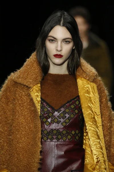 New York February Model Walks Runway Bottega Veneta Fall Winter — Stock Photo, Image