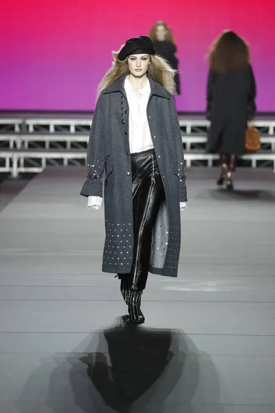 Paříž Francie Březen Model Procházky Dráhy Během Show Sonia Rykiel — Stock fotografie