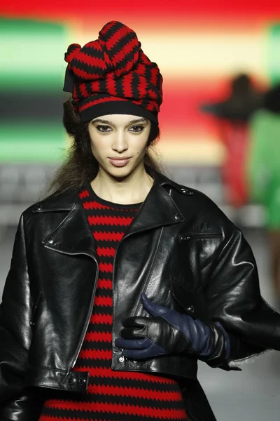 Paris França Março Modelo Caminha Pista Durante Desfile Sonia Rykiel — Fotografia de Stock