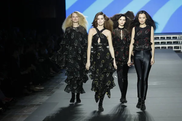 Paris Frankreich März Models Laufen Während Der Sonia Rykiel Show — Stockfoto