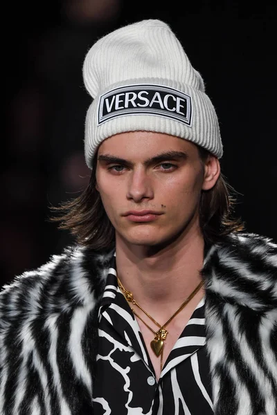 New York New York Aralık Manken Versace Öncesi Sonbahar 2019 — Stok fotoğraf