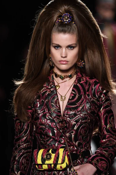 New York New York December Luna Bijl Walks Runway Versace — Stock Photo, Image