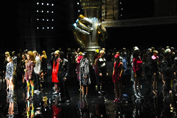 New York New York December Models Walk Runway Finale Versace — Stock Photo, Image