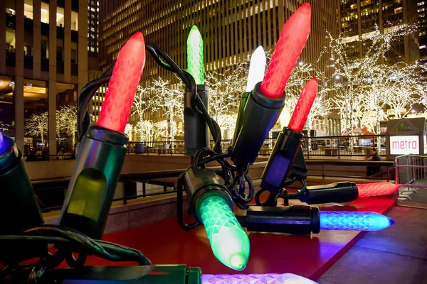 New York City December 2018 Giant Christmas Ornaments Midtown Manhattan — Stock Photo, Image