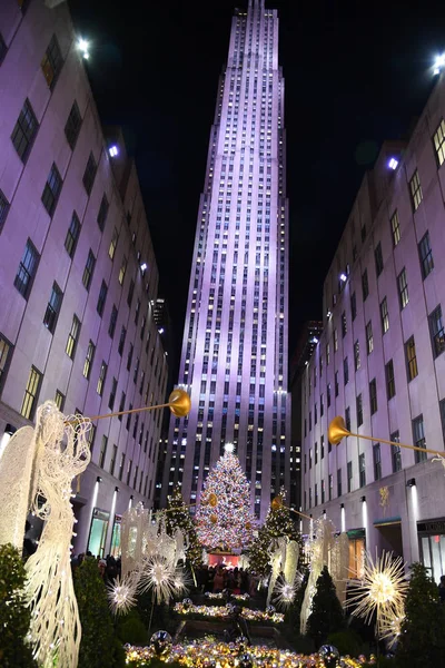 New York 2018 Berühmte Weihnachtsdekoration Mit Engeln Und Weihnachtsbaum Rockefeller — Stockfoto