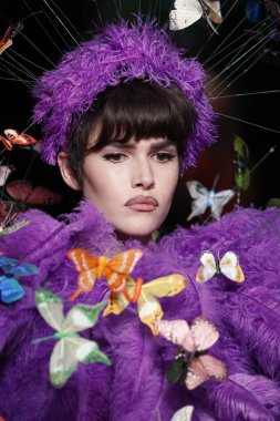 Milan, İtalya - 21 Eylül: Vanessa Moody pist Moschino hazır giyim ilkbahar/yaz 2018 defile sırasında Milano, İtalya Milano moda hafta ilkbahar/yaz 2018 üzerinde 21 Eylül 2017 yürür.