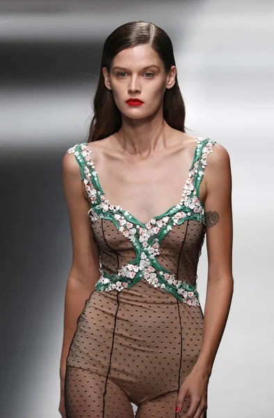 Milano Italien September Modell Går Banan Vid Blumarine Showen Milan — Stockfoto