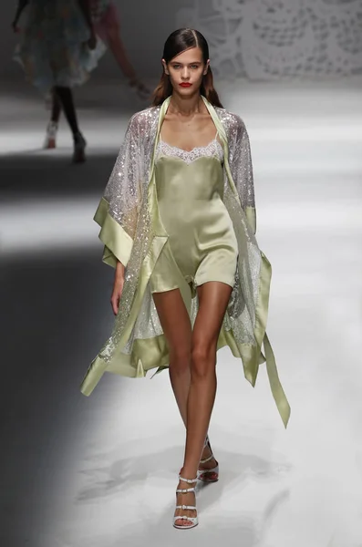 Milano Italien September Modell Går Banan Vid Blumarine Showen Milan — Stockfoto