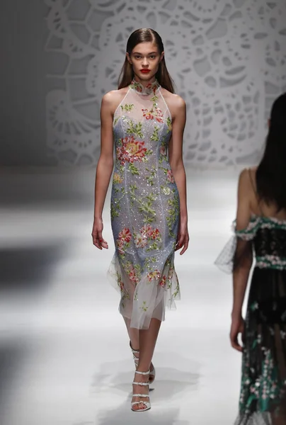 Milano Italien September Modell Går Banan Vid Blumarine Showen Milan — Stockfoto