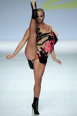 New York, Ny - Eylül 07: Yanis Marshall Marco Marco - Eylül 2017 - New York moda haftası 7 Eylül 2017 tarihinde New York'ta pist yürür