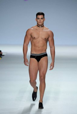 New York, Ny - Eylül 07: Matt Ames Marco Marco - Eylül 2017 - New York moda haftası 7 Eylül 2017 tarihinde New York'ta pist yürür