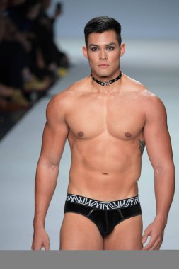 New York, Ny - Eylül 07: Matt Ames Marco Marco - Eylül 2017 - New York moda haftası 7 Eylül 2017 tarihinde New York'ta pist yürür