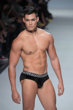 New York, Ny - Eylül 07: Matt Ames Marco Marco - Eylül 2017 - New York moda haftası 7 Eylül 2017 tarihinde New York'ta pist yürür