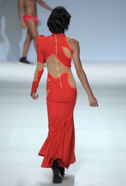 New York, Ny - Eylül 07: Model Kylie Marco Marco - Eylül 2017 - New York moda haftası 7 Eylül 2017 üzerinde sırasında New York'ta pist yürür