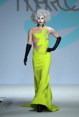 New York, Ny - Eylül 07: Manken pist üzerinde 7 Eylül 2017 Marco Marco - Eylül 2017 - New York moda haftası sırasında New York'ta yürür