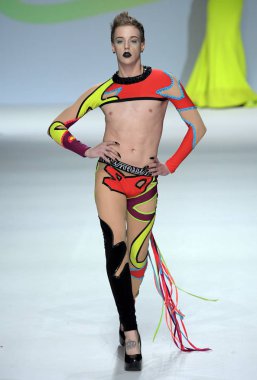 New York, Ny - Eylül 07: Laganja Estranja tarihinde 7 Eylül 2017 Marco Marco - Eylül 2017 - New York moda haftası sırasında New York'ta pist yürür