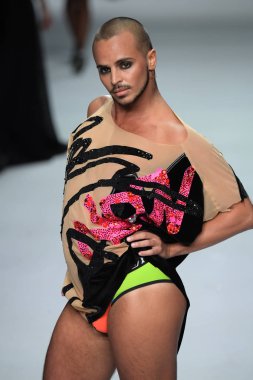 New York, Ny - Eylül 07: Yanis Marshall Marco Marco - Eylül 2017 - New York moda haftası 7 Eylül 2017 tarihinde New York'ta pist yürür