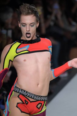 New York, Ny - Eylül 07: Laganja Estranja tarihinde 7 Eylül 2017 Marco Marco - Eylül 2017 - New York moda haftası sırasında New York'ta pist yürür