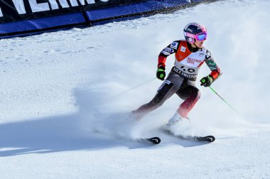 Killington, Vt - Kasım 24: Japonya büyük slalom Audi FIS kayak Dünya Kupası - 24 Kasım 2018 Killington, Vermont bardakta Killington adlı ilk çalıştırma sonra Bitiş alanında Sakurako Mukigawa. 