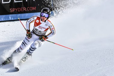Killington, Vt - 24 Kasım: Audi Fis Kayak Dünya Kupası'nda dev slalom ikinci çalıştırmak sonra bitiş alanında Alman Veronique Hronek - Killington Kupası Kasım'da 24, 2018 Killington, Vermont. 