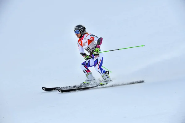 2018 日キリングトン バーモント州でのアウディ Fis スキー ワールド カップ大回転の最初の実行で競合しているフランスの Adeline 流域キリングトン バーモント — ストック写真