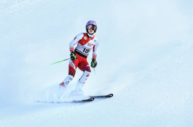 Killington, Vt - 24 Kasım: Audi Fis Kayak Dünya Kupası'nda dev slalom ikinci çalıştırmak sonra bitiş alanında Avusturya Anna Veith - Killington Kupası Kasım'da 24, 2018 Killington, Vermont. 
