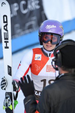 Killington, Vt - 24 Kasım: Audi Fis Kayak Dünya Kupası'nda dev slalom ikinci çalıştırmak sonra bitiş alanında Avusturya Anna Veith - Killington Kupası Kasım'da 24, 2018 Killington, Vermont. 
