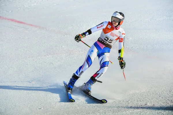 基林顿 11月24日 法国的蒂安娜 巴里奥兹在奥迪菲斯滑雪世界杯 基林顿杯在2018年11月24日在佛蒙特州基林顿完成第二次运行后 法国的蒂安娜 巴里奥兹 — 图库照片