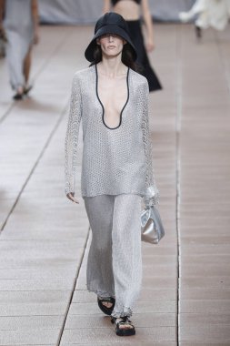 New York, Ny - 10 Eylül: Manken pist için 3.1 Phillip Lim New York moda haftası sırasında yeni tasarım yüksek okulda 10 Eylül 2018 New York'ta yürür.