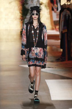 New York, Ny - 10 Eylül: Anna Sui New York moda haftası sırasında: Galeri fuarlarında ben New York'ta 10 Eylül 2018 bahar stüdyolarında.