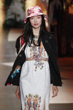 New York, Ny - 10 Eylül: Anna Sui New York moda haftası sırasında: Galeri fuarlarında ben New York'ta 10 Eylül 2018 bahar stüdyolarında.