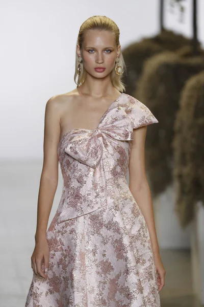 New York September Model Wandelingen Start Landingsbanen Badgley Mischka Start — Stockfoto