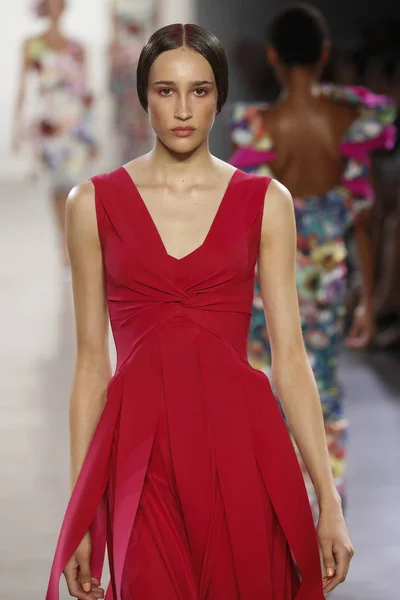 New York September Model Walks Runway Chiara Boni Petite Robe — Stock Photo, Image