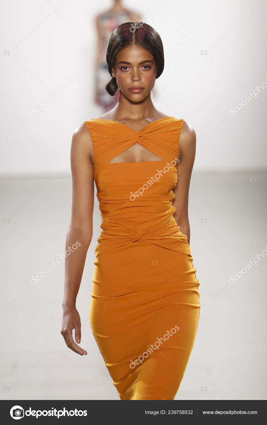 New York September Model Walks Runway Chiara Boni Petite