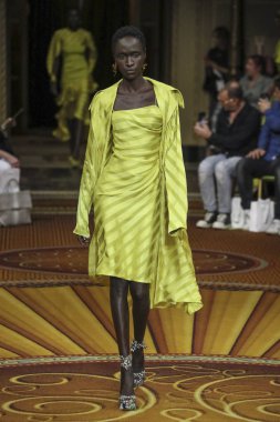 New York, Ny - Eylül 08: Manken Christian Siriano - New York moda haftası sırasında pist pist yürür: gösterir üzerinde 8 Eylül 2018 New York City.